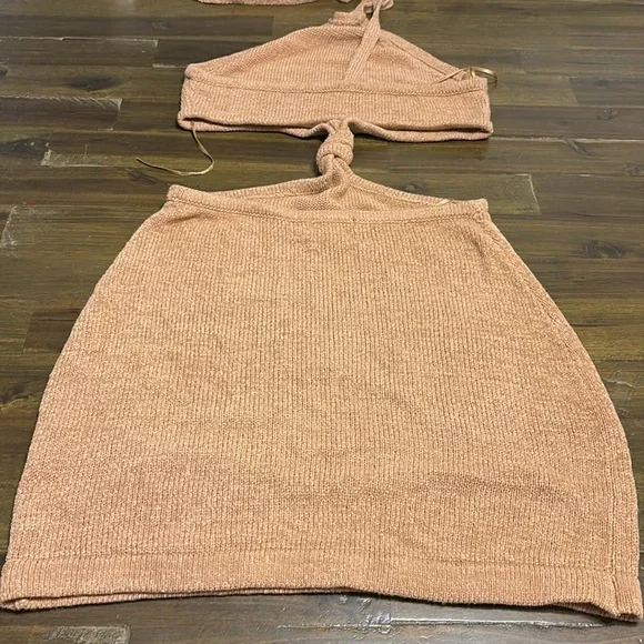 Isalis Halter Cut Out Mini Dress Knit Knot Sexy Beachy Open Sides M - Picture 3 of 6